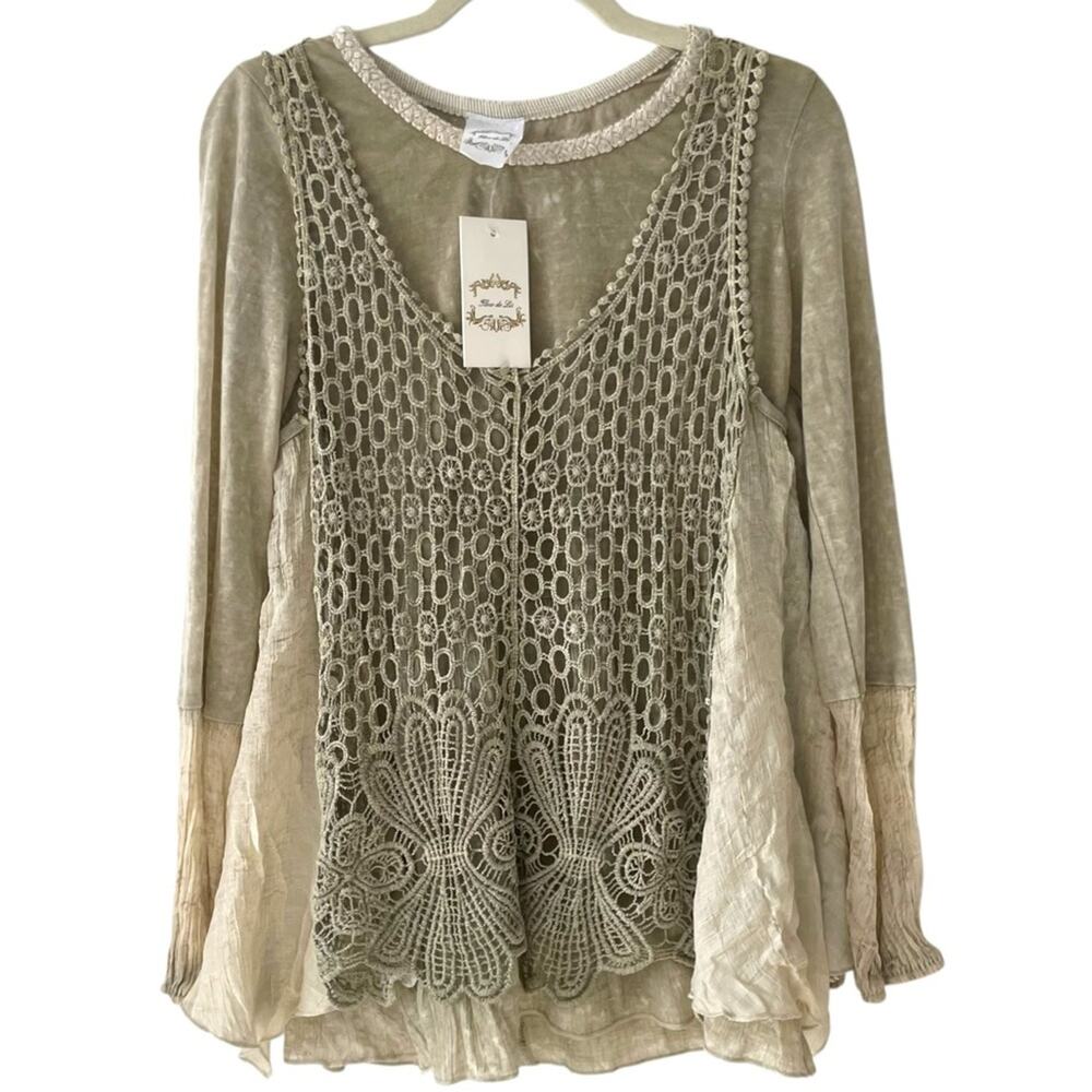 NWT Flew de Lis Beige neutral Crochet Layered Blouse | Size Medium
